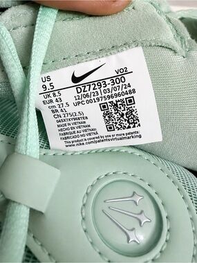 Nike Kids Mint Green Sneakers with Silver Accents